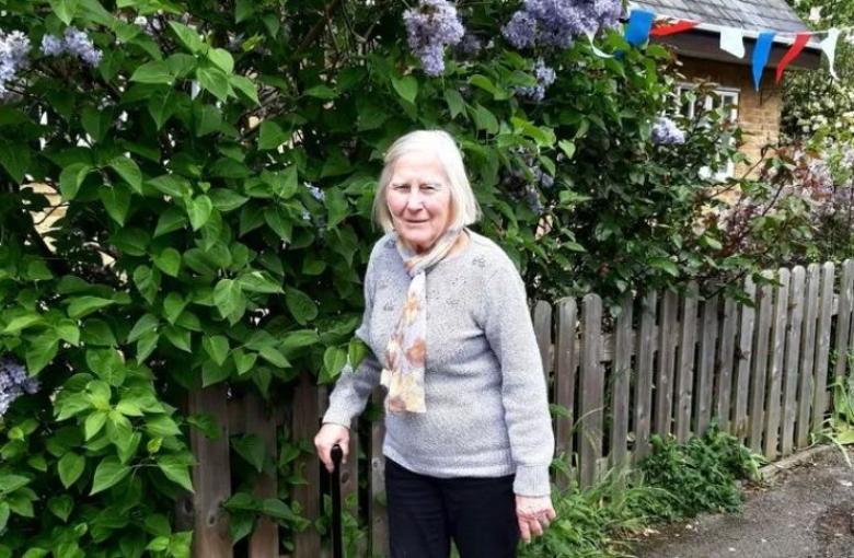 Partially-blind 86-year-old Woman Walks 13 Miles to Raise Funds for Egham's First Mosque
