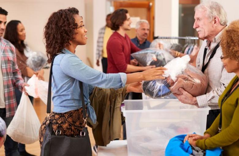 Canadian Muslim community gives away 100 Free Coats